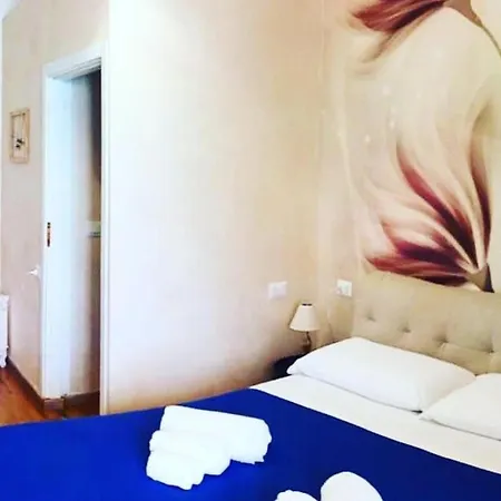 Deluxe Rooms And One Chilling Jacuzzi Suite Guesthouse-2